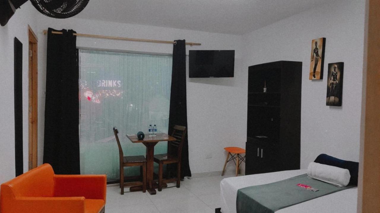 Lleras Place Hotel 메딜린 외부 사진