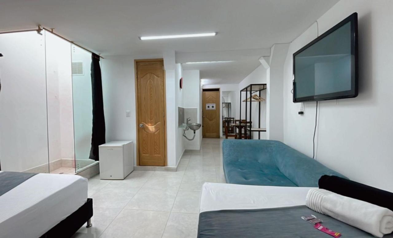 Lleras Place Hotel 메딜린 외부 사진