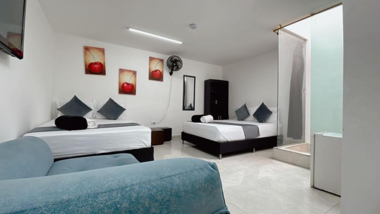 Lleras Place Hotel 메딜린 외부 사진