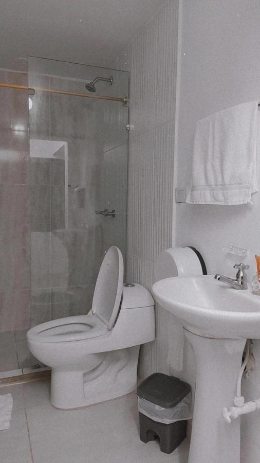 Lleras Place Hotel 메딜린 외부 사진